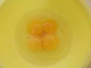 黄身4つの卵